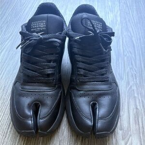 Maison Martin Margiela Men’s Black Split-Toe Tabi Sneakers